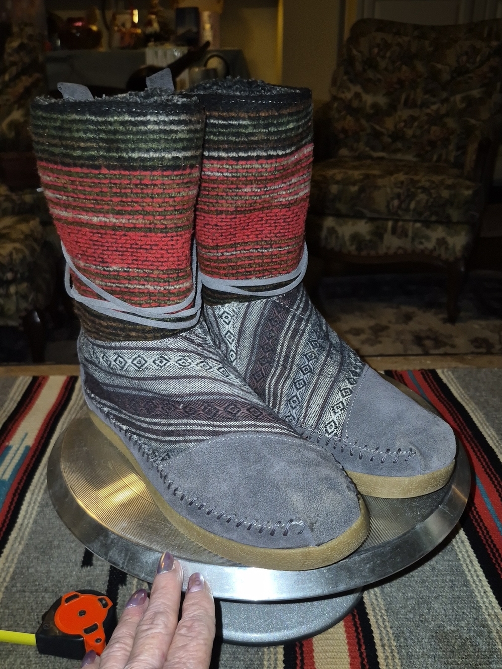 TOMS Nepal Mixed Woven Boots. thick faux fur lining Sz.7 To7.5. (#789SH)